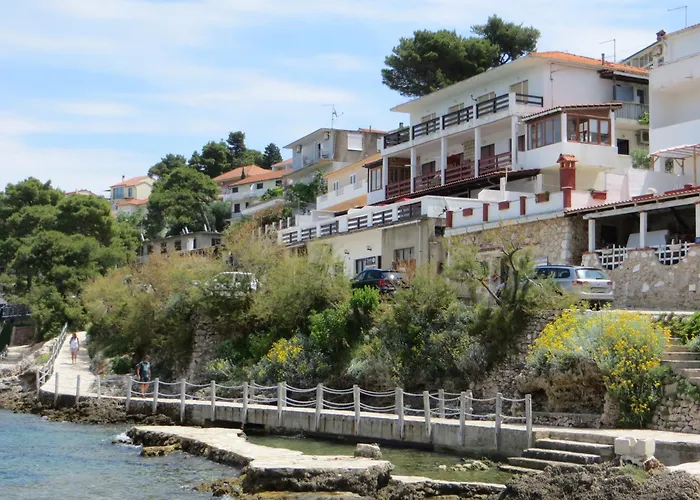 Apartments Makjanic